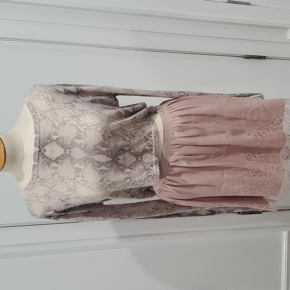 Olivaceous Cropped Snakeskin Sweater Grey Snake Size Small